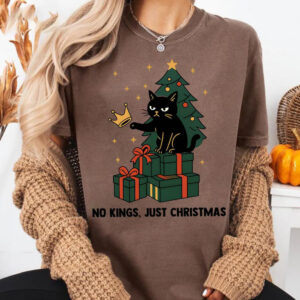 No Kings Just Christmas Funny Black Cat Comfort Colors Tee No Kings Just Christmas Funny Black Cat Comfort Colors Tee