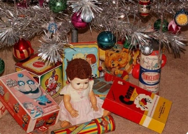 Vintage Christmas vs. Modern Christmas