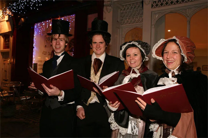Vintage Christmas vs. Modern Christmas