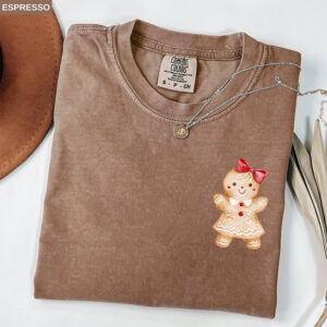 Cute Gingerbread Girl Merry Christmas Comfort Colors tee