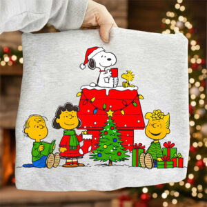 Snoopy And Charlie Brown On Christmas Tee