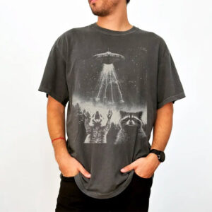 Raccoon Vs UFO Vintage 90s Comfort Colors Shirt 1 PersonalizedShirts.net