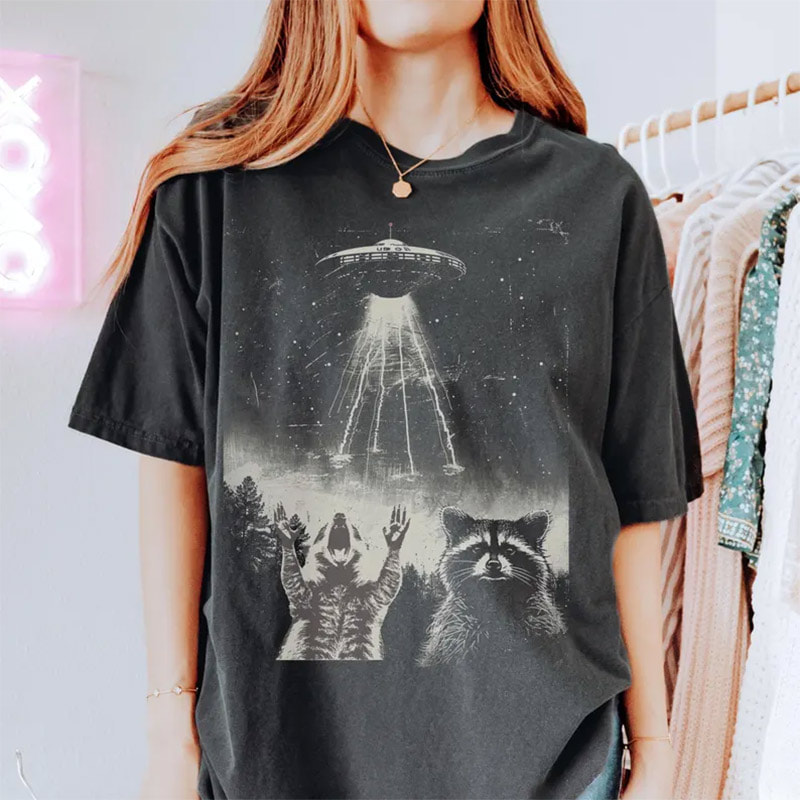 Raccoon Vs UFO Vintage 90s Comfort Colors Shirt