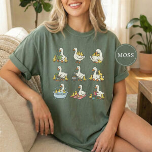 Goose Mom And Ducklings, Goose Family Gift Comfort Colors Tee
