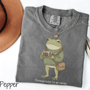 Photographing Hobby Funny Photography Frog Comfort Colors Shirt