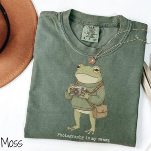 Photographing Hobby Funny Photography Frog Comfort Colors Shirt